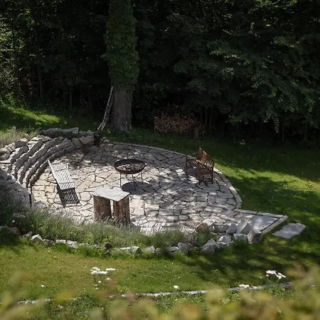ゲストハウス Na Kraji Lesa Valašské Meziříčí
