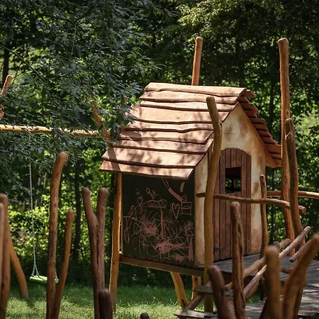 Guest house Na Kraji Lesa 4*