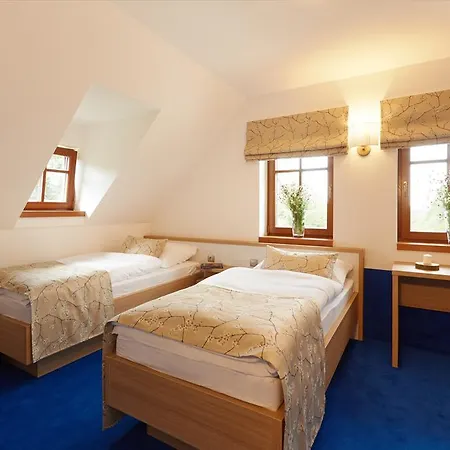 Na Kraji Lesa 4*
