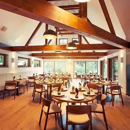 Na Kraji Lesa 게스트하우스 4*